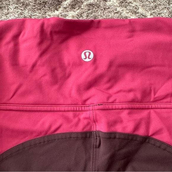 Lululemon Wake & Train 22” Crop Tight Black Satin Star Ruby - Picture 9 of 12